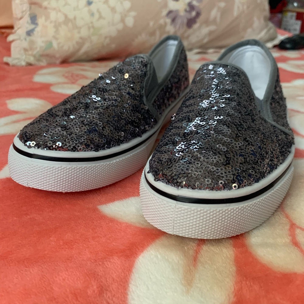 NIB ✨ Silver sequins sneakers - Picture 3 of 9